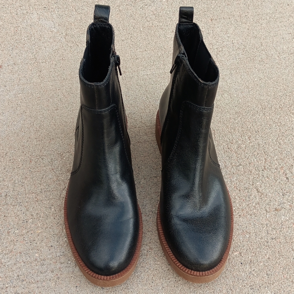 Lucky Brand Ressy Black Leather Chelsea Boots - Picture 3 of 8